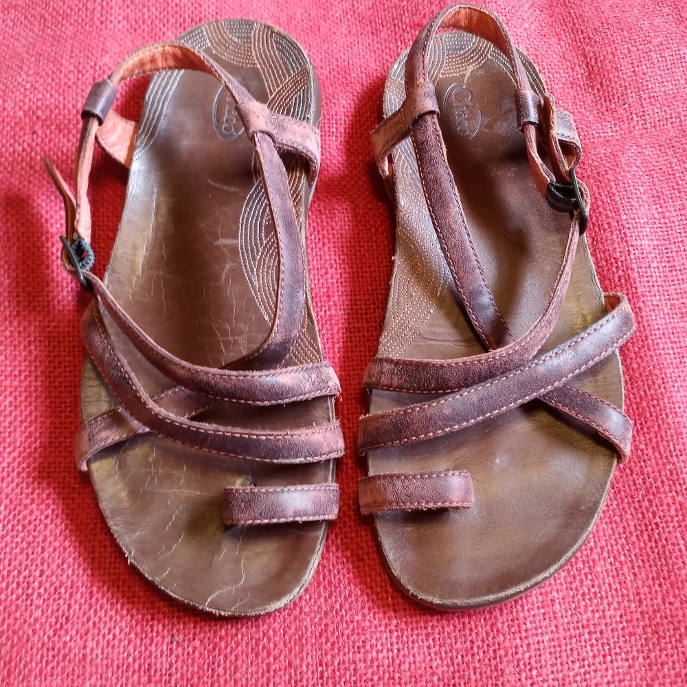 Chaco Women's 6 M Brown Distressed Leather Strappy Sandals